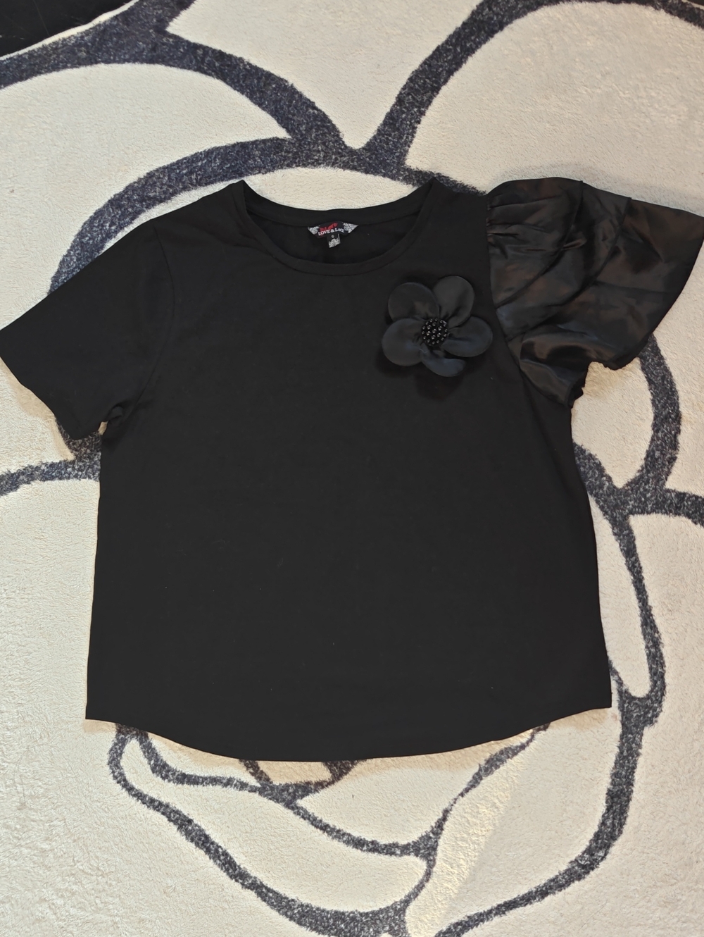 Women Black Floral Accent Tee with Puff Sleeve